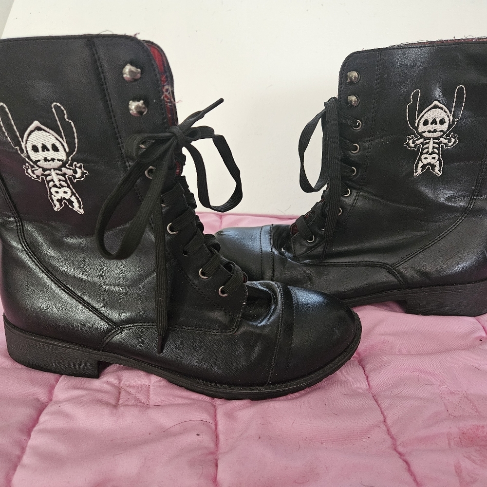 Black Hot Topic Stitch (Lilo & Stitch) Combat Boots Womens Size 8.Good Condition